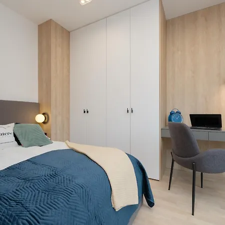 Luxury Studio Mennica Residence By Renters Prestige Warsaw Exterior photo